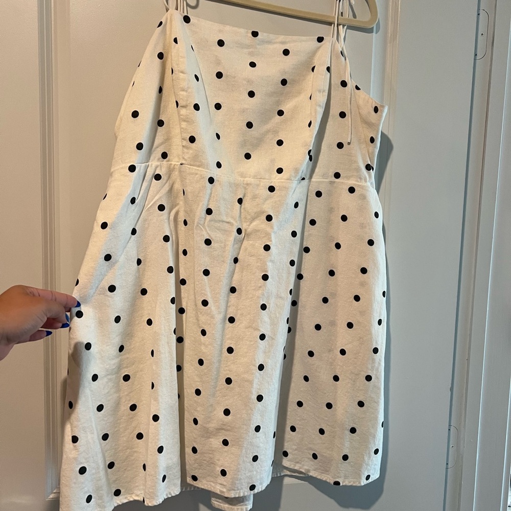 Old Navy Black and White Polka Dot A-Line Skirt